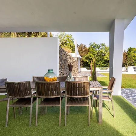 Home2book Stunning Loft Seaviews La Golosa Апартаменты
